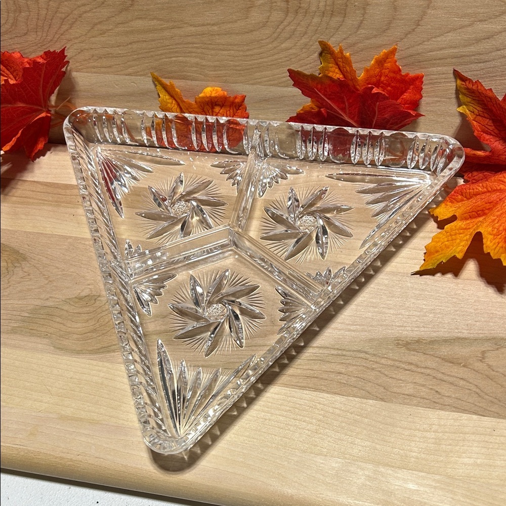 Elegant Clear Glass pinwhells Triangle Serving Dish